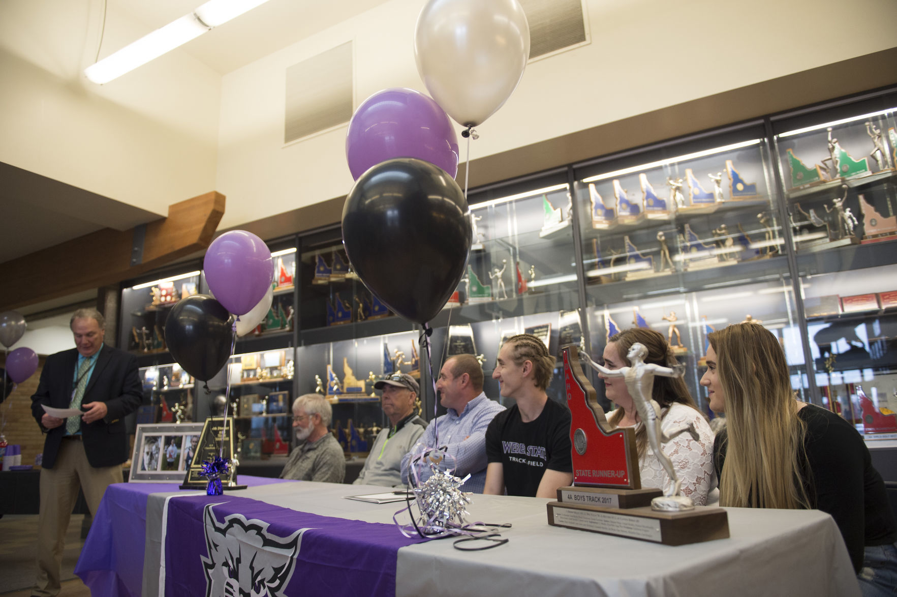 Twin Falls T&F stand-outs sign with Weber